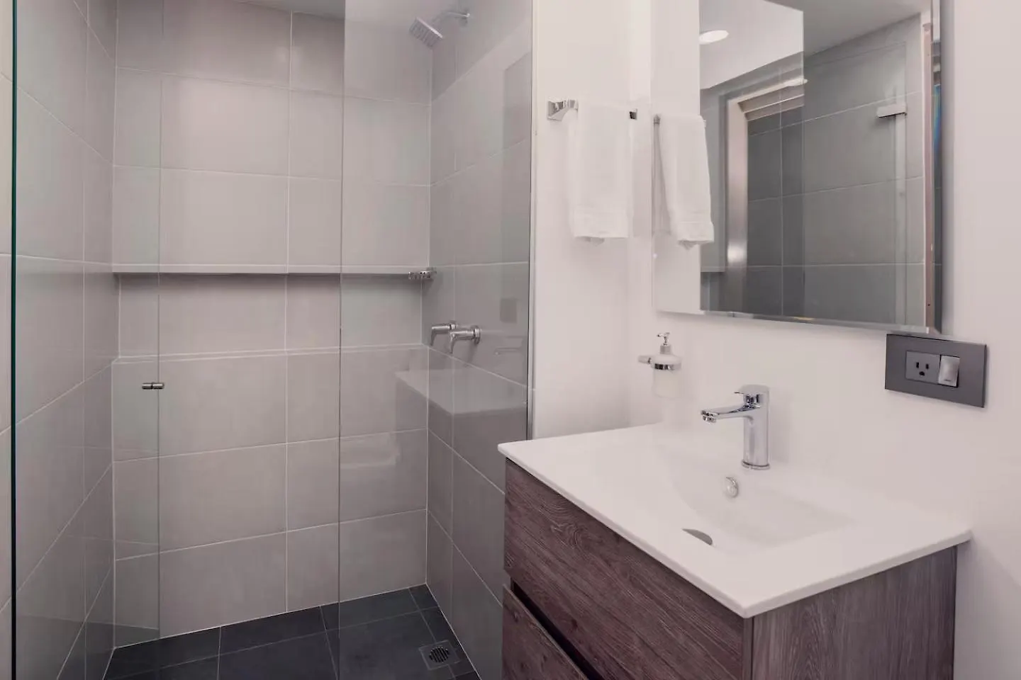 Brand New Beach Front Studio In Cartagena With Pool View Colombia