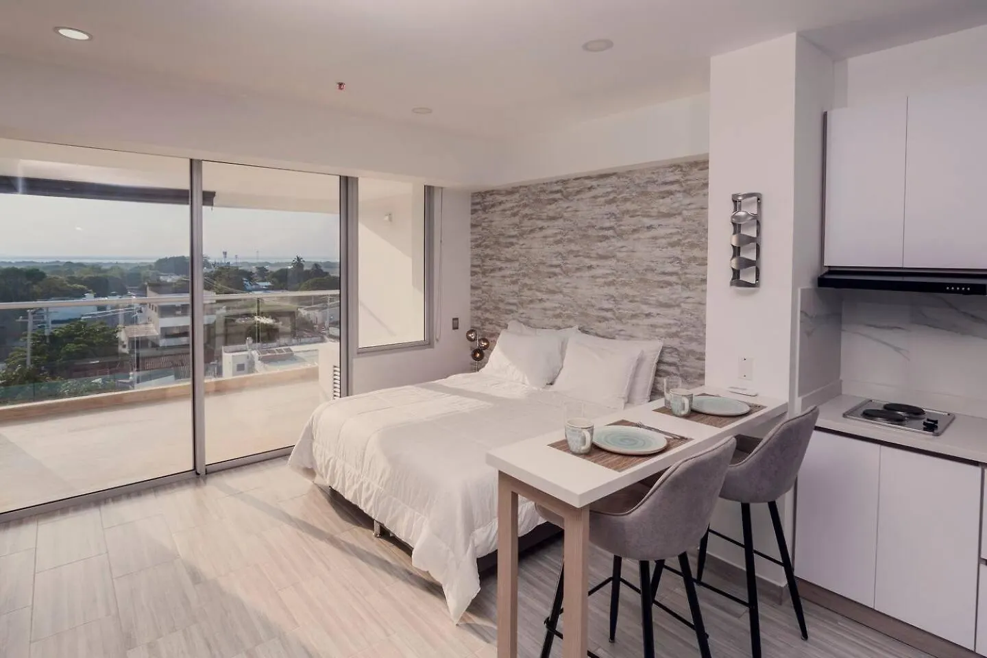 Brand New Beach Front Studio In Cartagena With Pool View