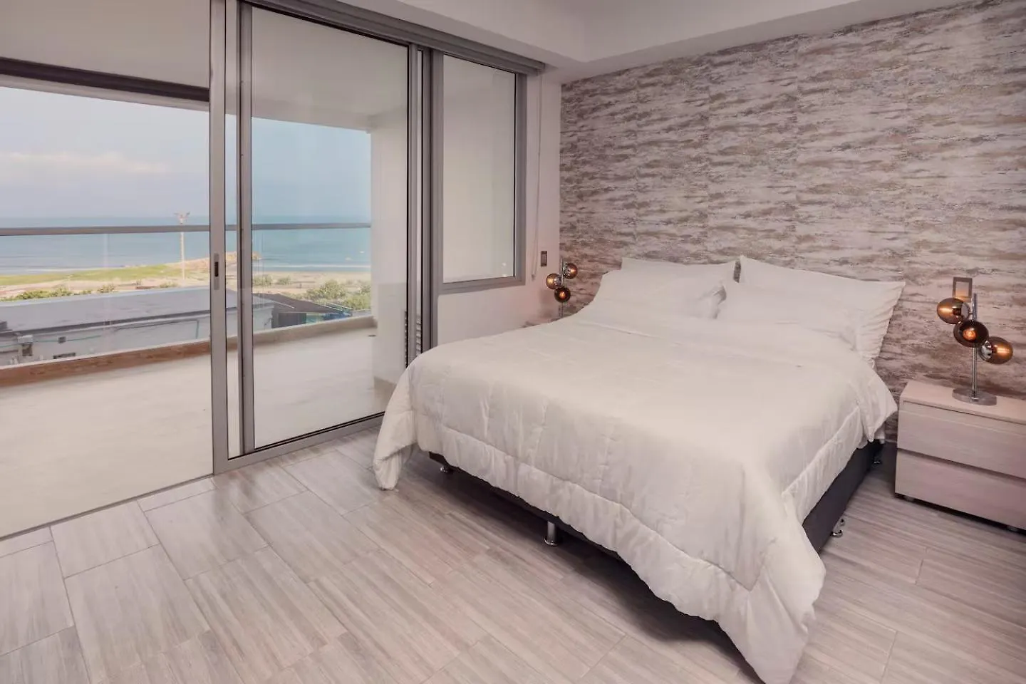 Brand New Beach Front Studio In Cartagena With Pool View