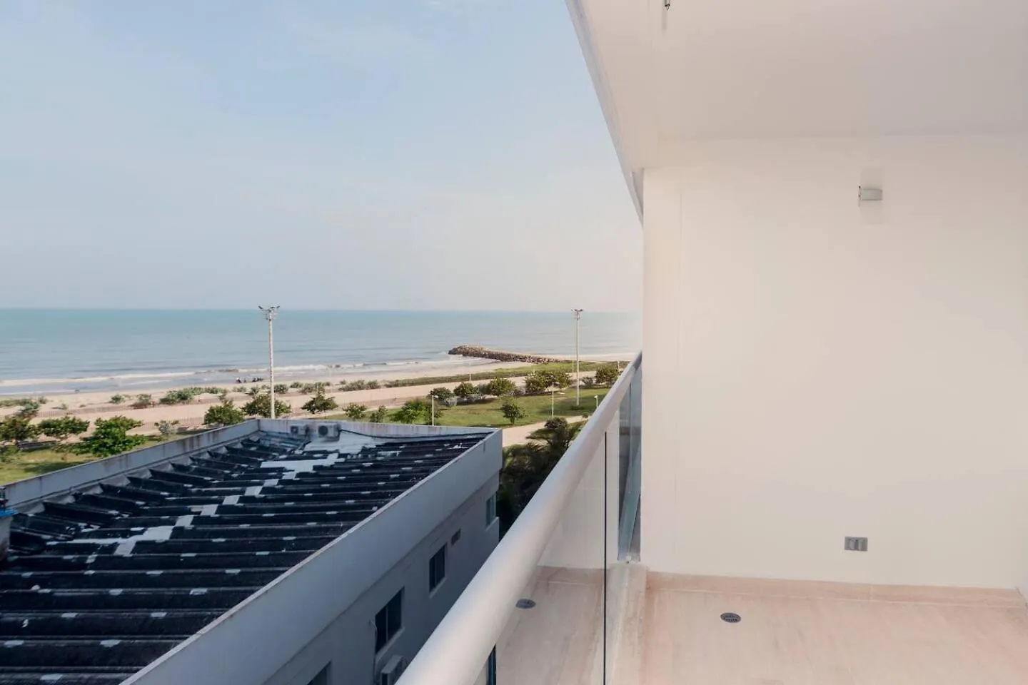 Brand New Beach Front Studio In Cartagena With Pool View